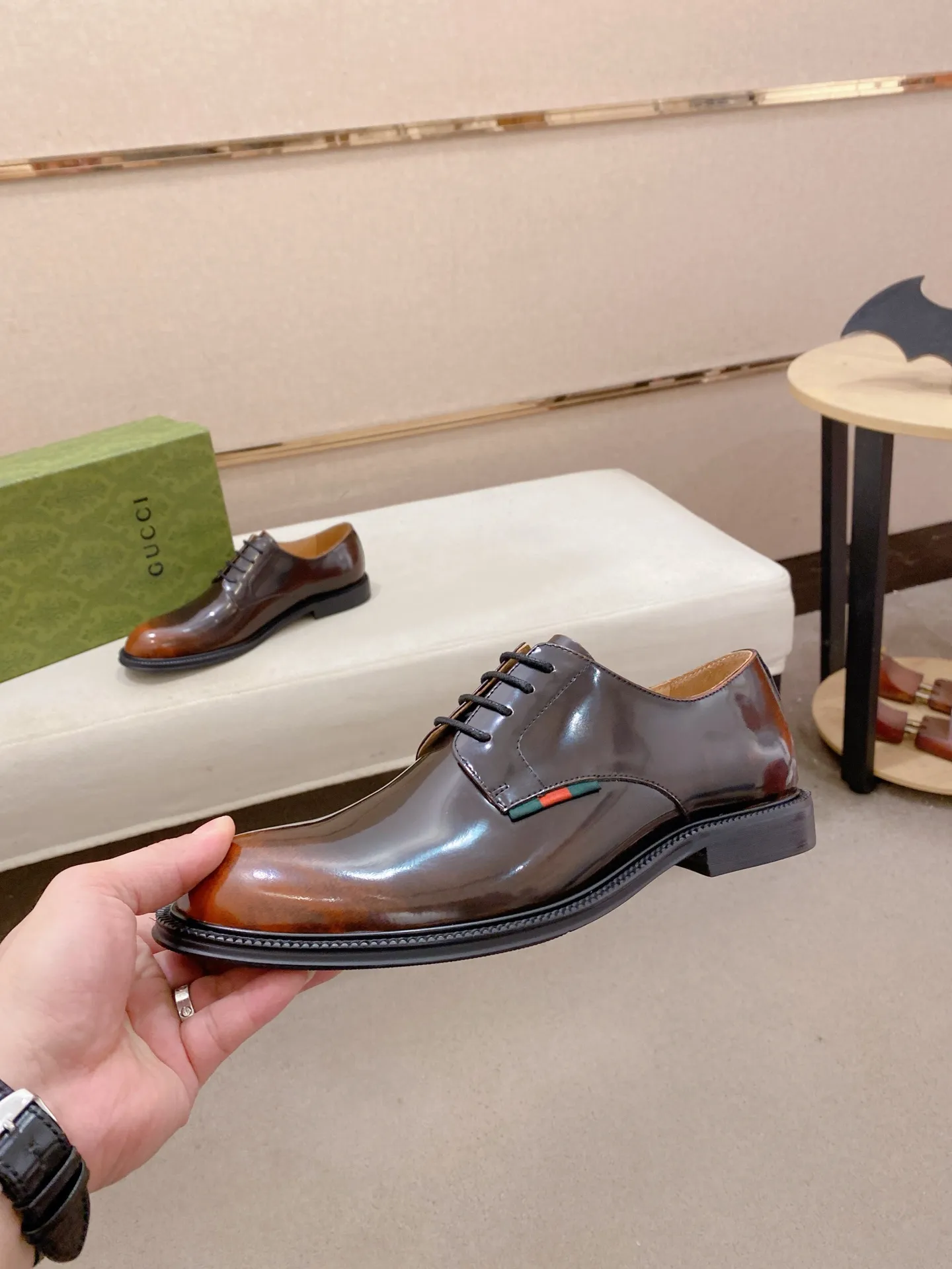 Men's shoes 💰: 520💰 (GUCCI) new series ss hot new products 💢 💠 Casual leather shoes 👞, first layer of cowhide, upper hardware buckles and logo on the sides of the shoe, brand logo on the insole and sole 💠 💎Upper: 100% cowhide 💎Inner: cowhide/100% 💎Feet: cowhide/100% 💎Sole: rubber/100% 💎SIZE: 38 39 40 41 42 43 44 Can be customized 45